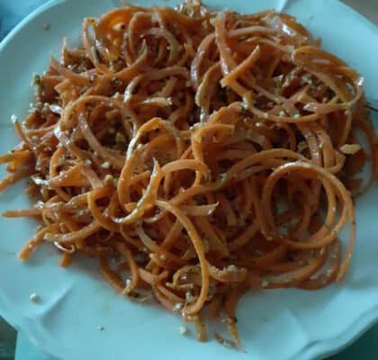 Koolhydraatarme wortelen spaghetti